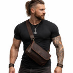 Herren Umhängetasche aus echtem Rindsleder – frontale Trageansicht am Körper