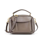 Graue Echtleder Handtasche Damen aus Rindsleder, kompakte Frontansicht