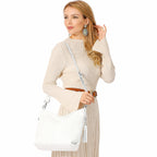 Echtleder Handtasche Damen Weiss aus Rindsleder Tragebild ganze Figur elegante Hobo Tasche