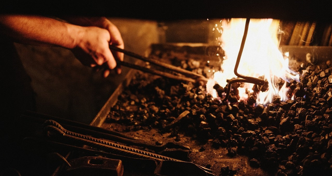 Wikinger Schmiede – Feuer, Stahl und Schmiedekunst von Nordskulls im Wikinger-Stil